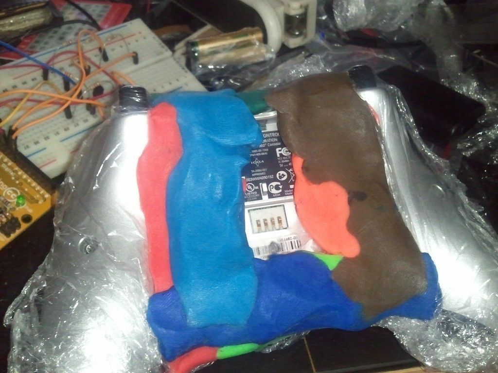 Xbox 360 controller and speed wheel desk dock Free 3D print model_3