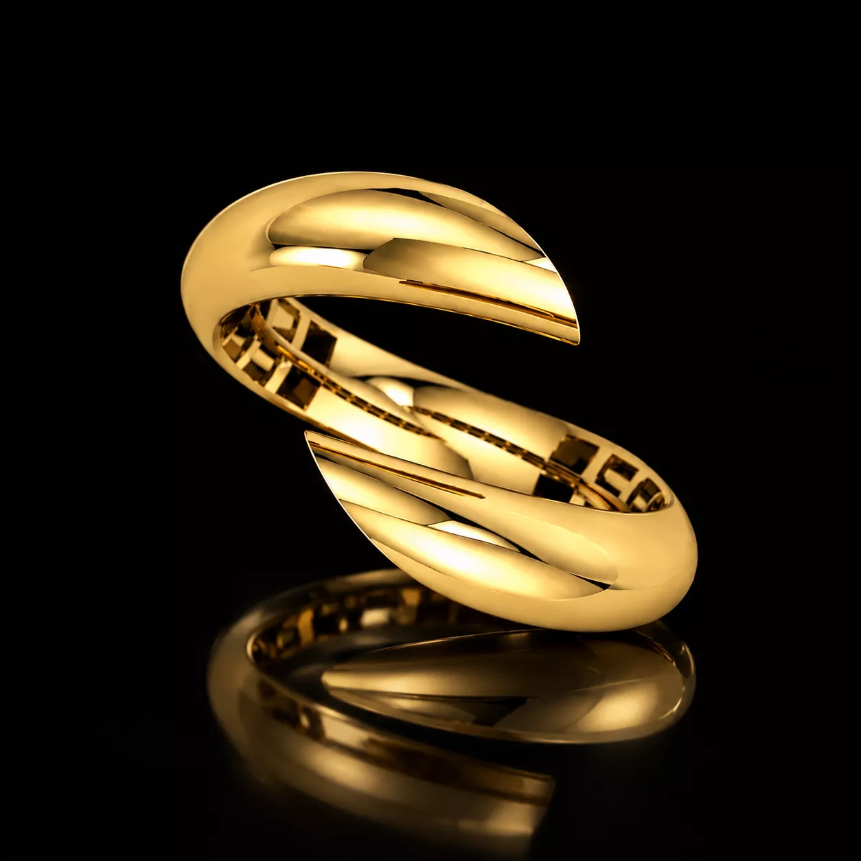 gold ring with two cut ends 3D print model