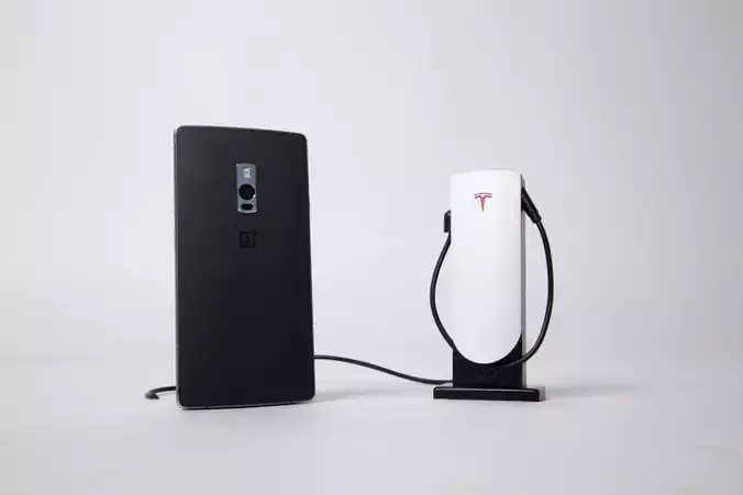 Tesla Urban-Supercharger Phonecharger