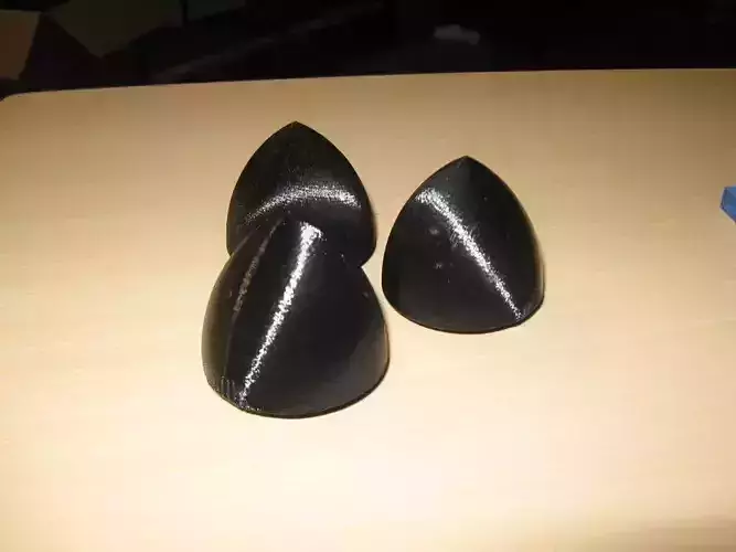 Solid object of constant width Reuleaux Triangle Volume of re... Free 3D print model