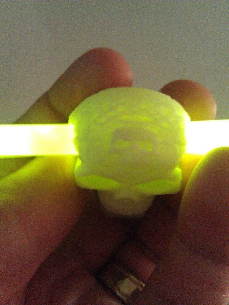 Celtic Skull Glowing Eyes Charm Free 3D print model_3