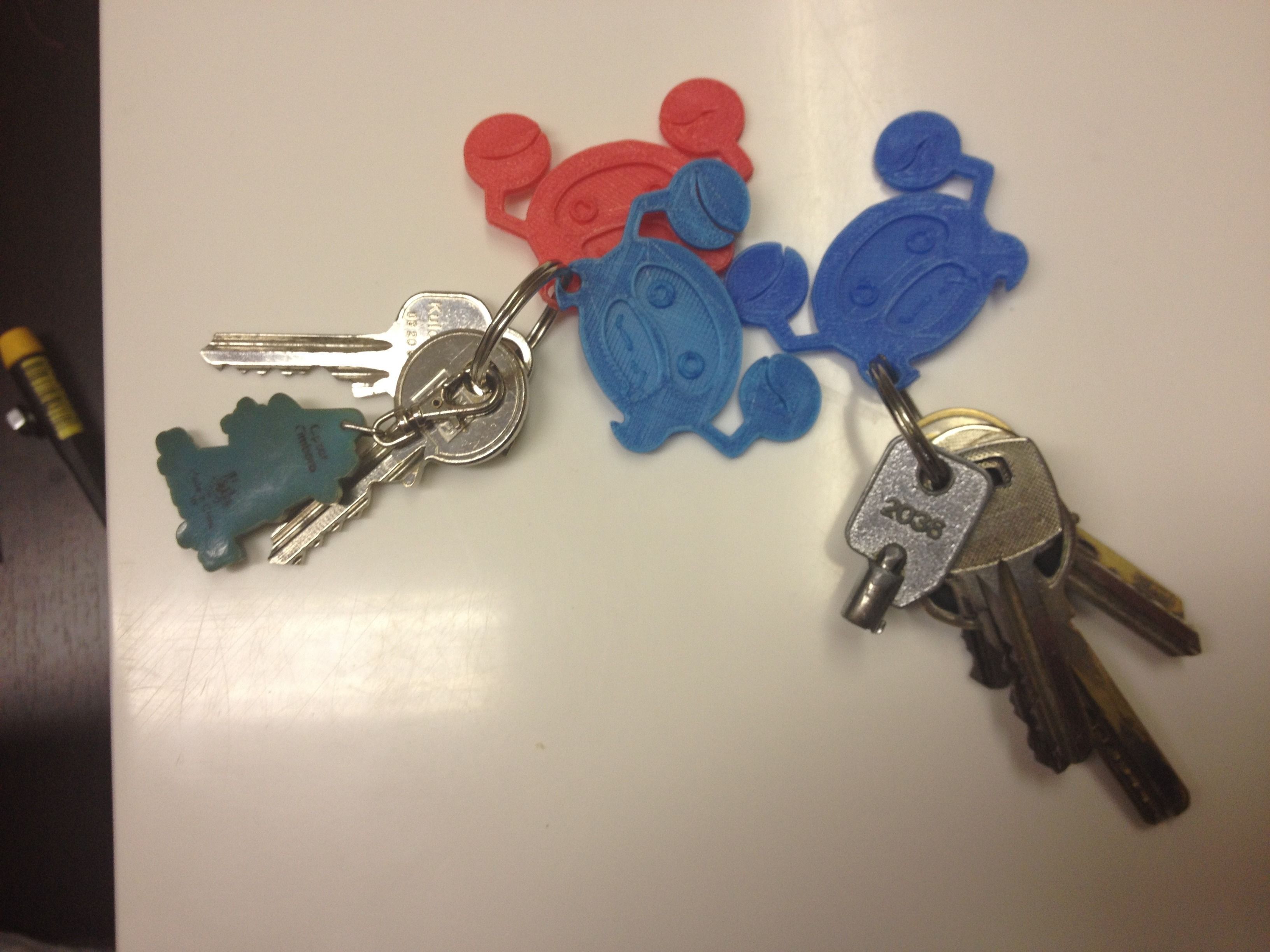 SpyCrab key holder with keys hanging from it 3D print model_2