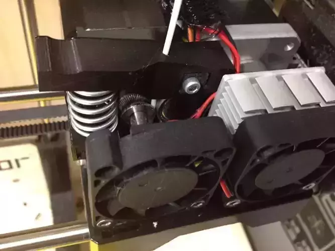 Yet another spring loaded extruder