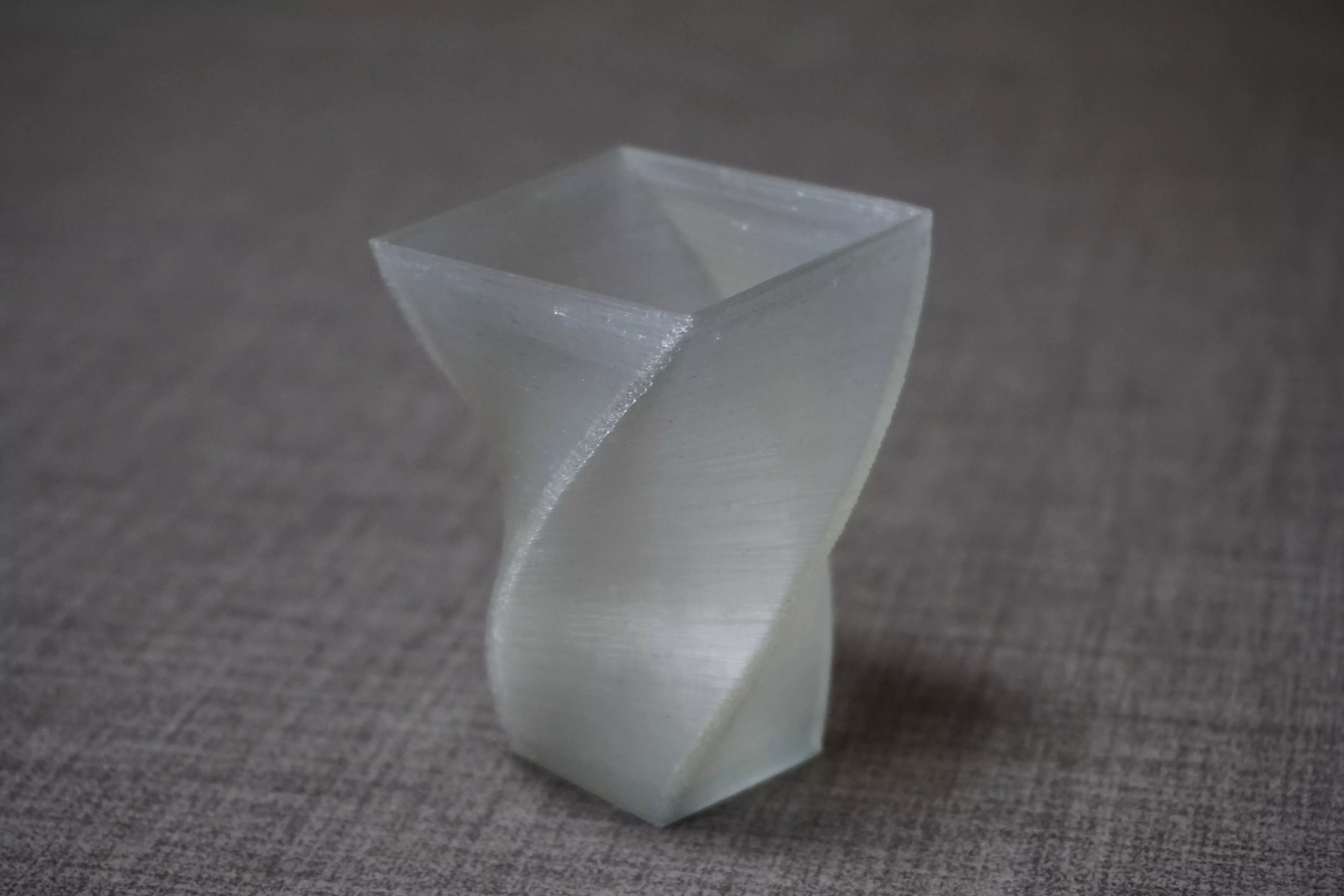 Twisted Square Vase Free 3D print model_0