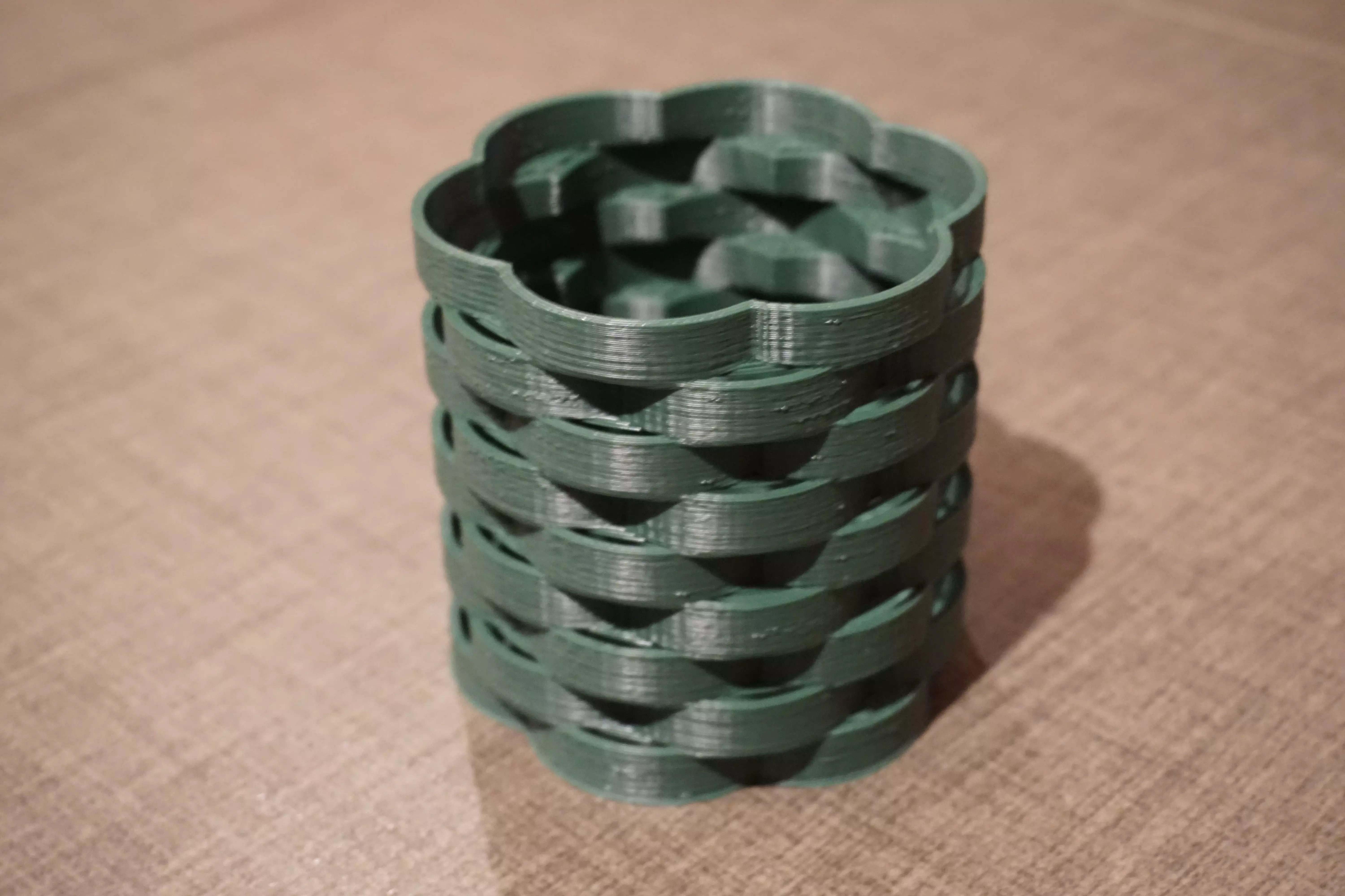 Basket weave vase Free 3D print model_0