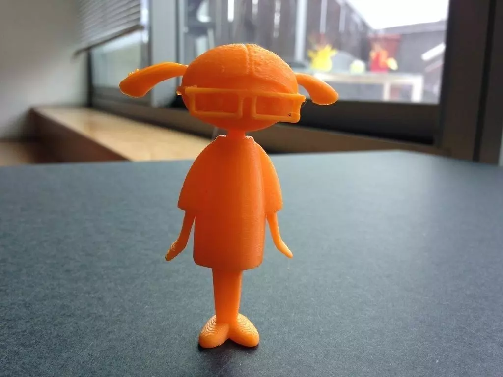 Carla from LEO the Maker Prince MINIATURE Free 3D print model_0