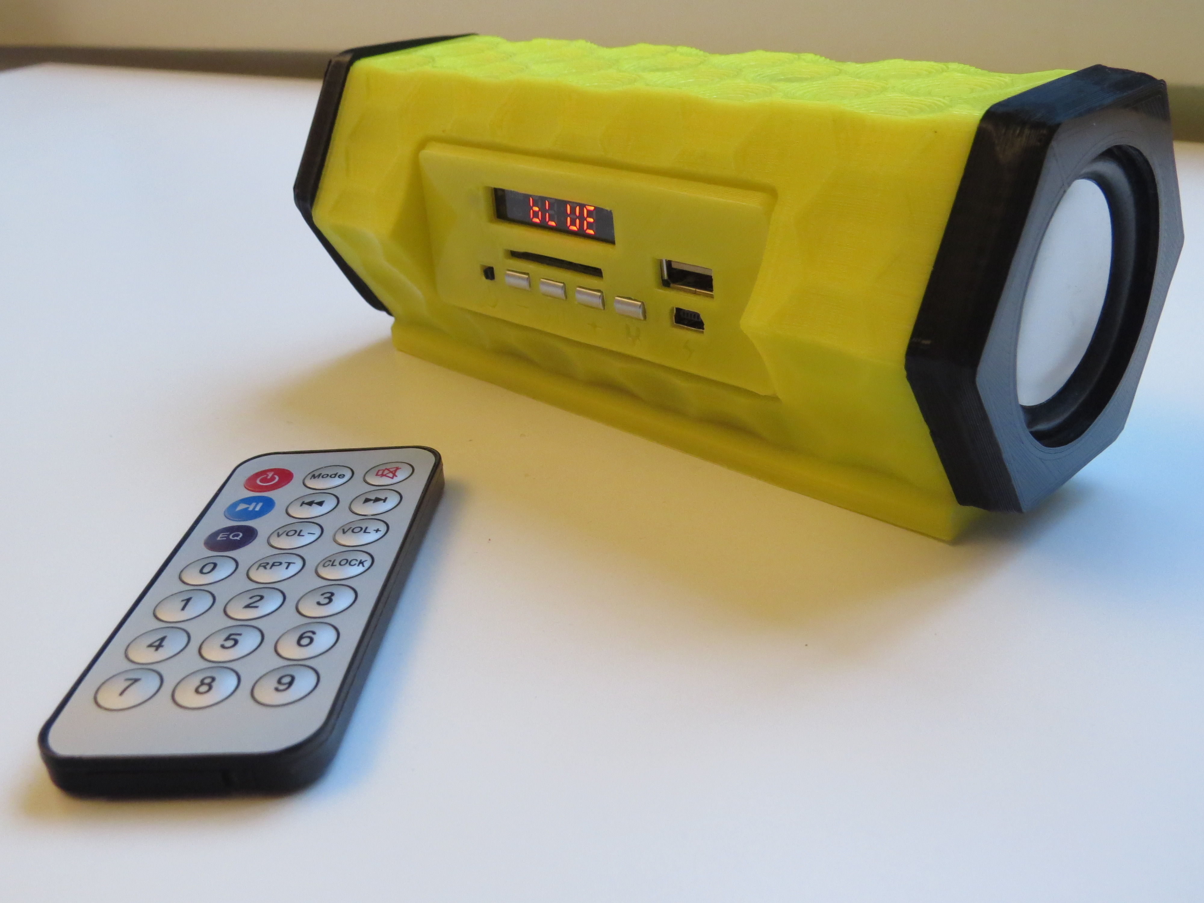 Bluetooth speaker Free 3D print model_3