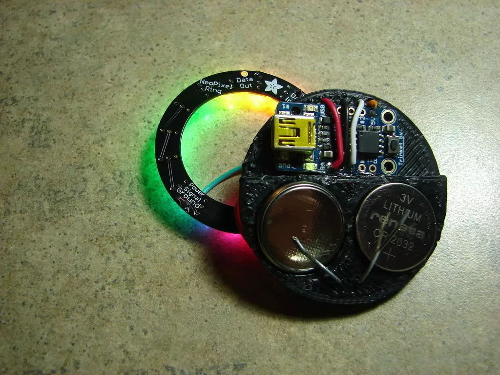 2x cr2032 battery mount made for an LED shirt button Free 3D print model