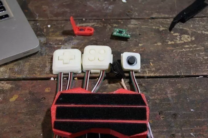 blank block shaped roughly like a game controller Free 3D print model_0