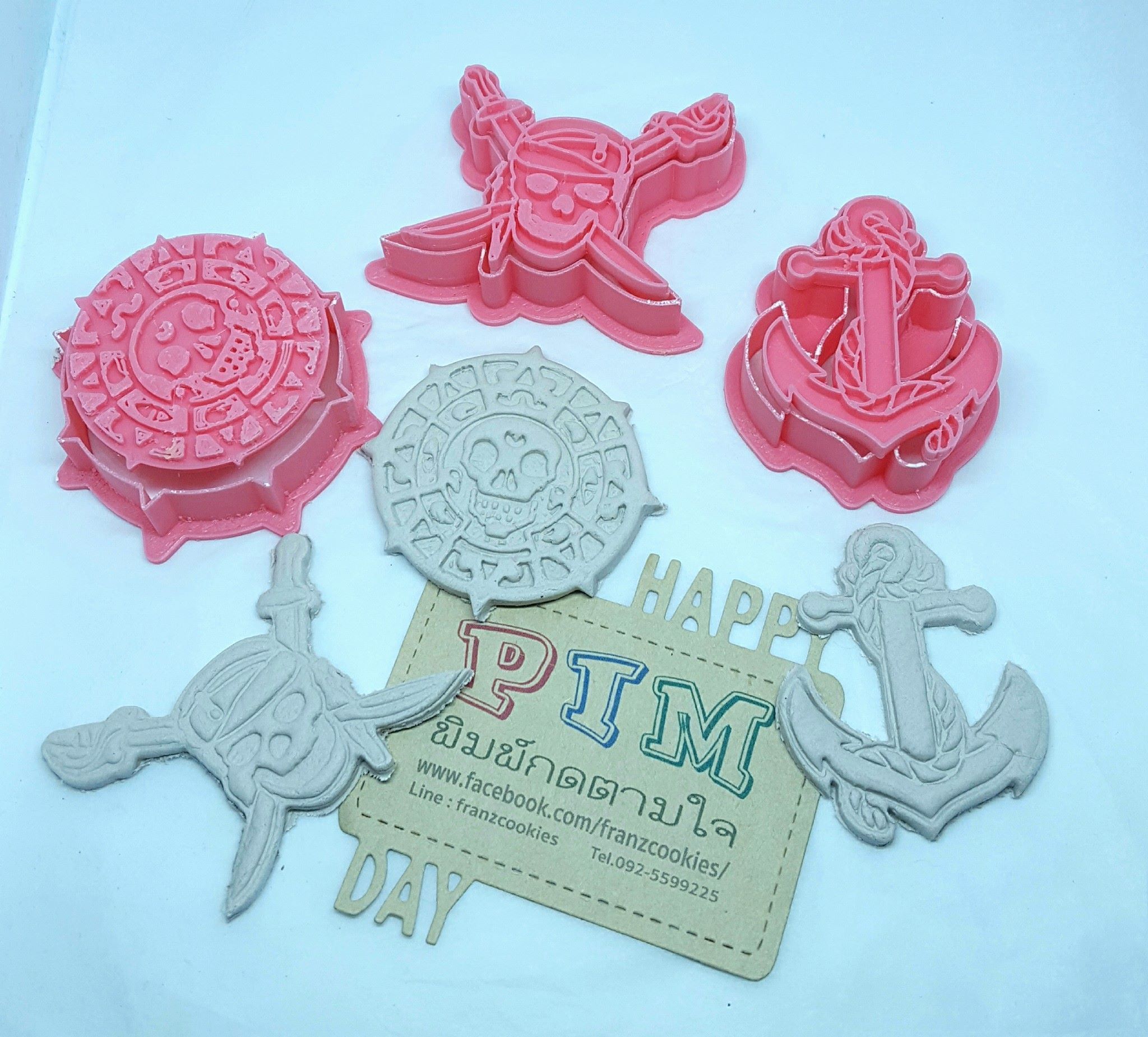 Pirates of the Caribbean set cookie cutter with stamp