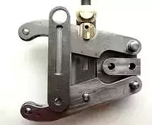 Hemingway style knurling