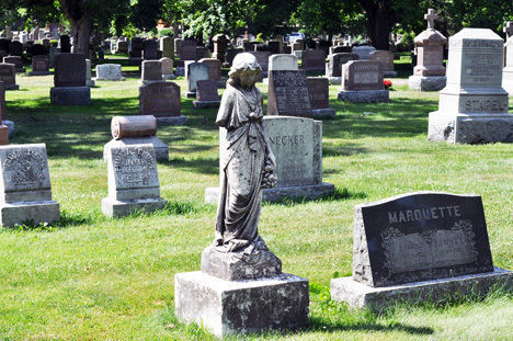 Sculpture of a woman Free 3D print model_1