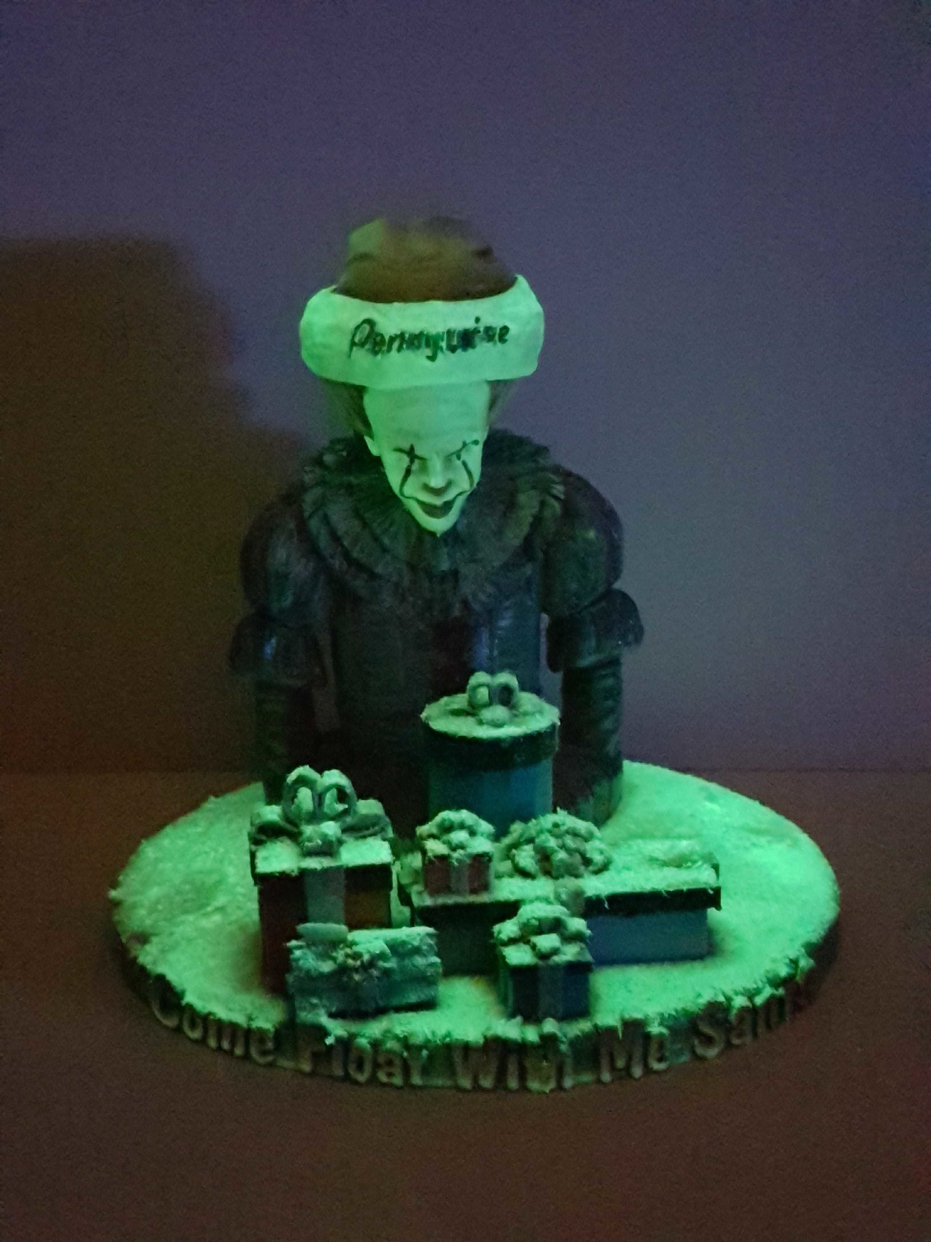 Pennywise Christmas With Presents 3D print model_8