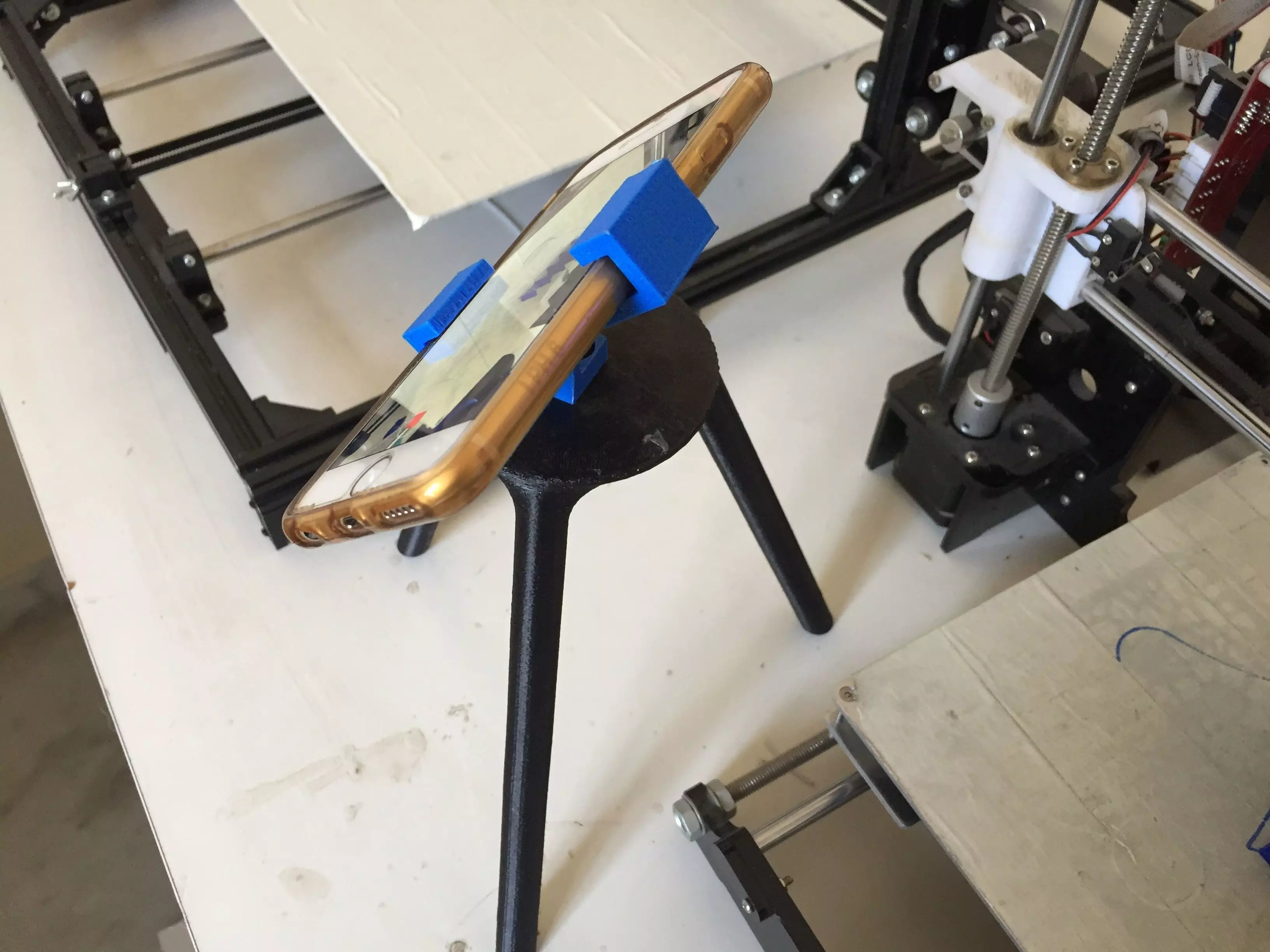 Tripod-MK-2 cell phone stand made with printer Free 3D print model