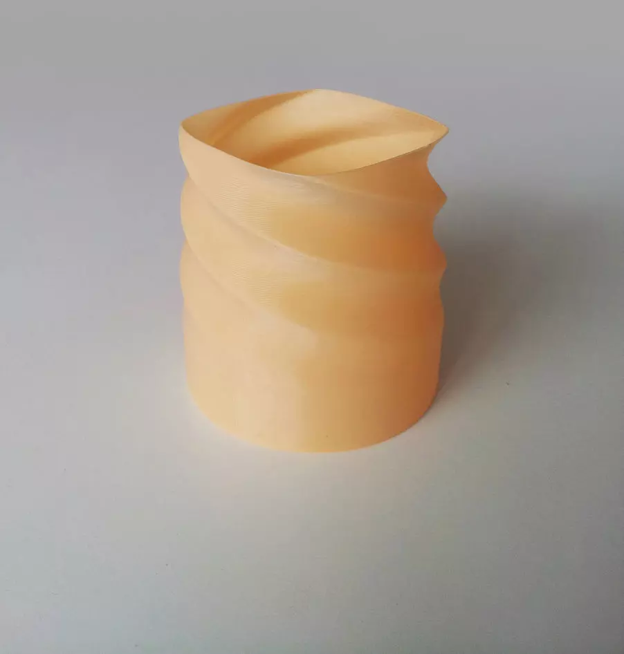 Simple Twisted Vase 5 Free 3D print model