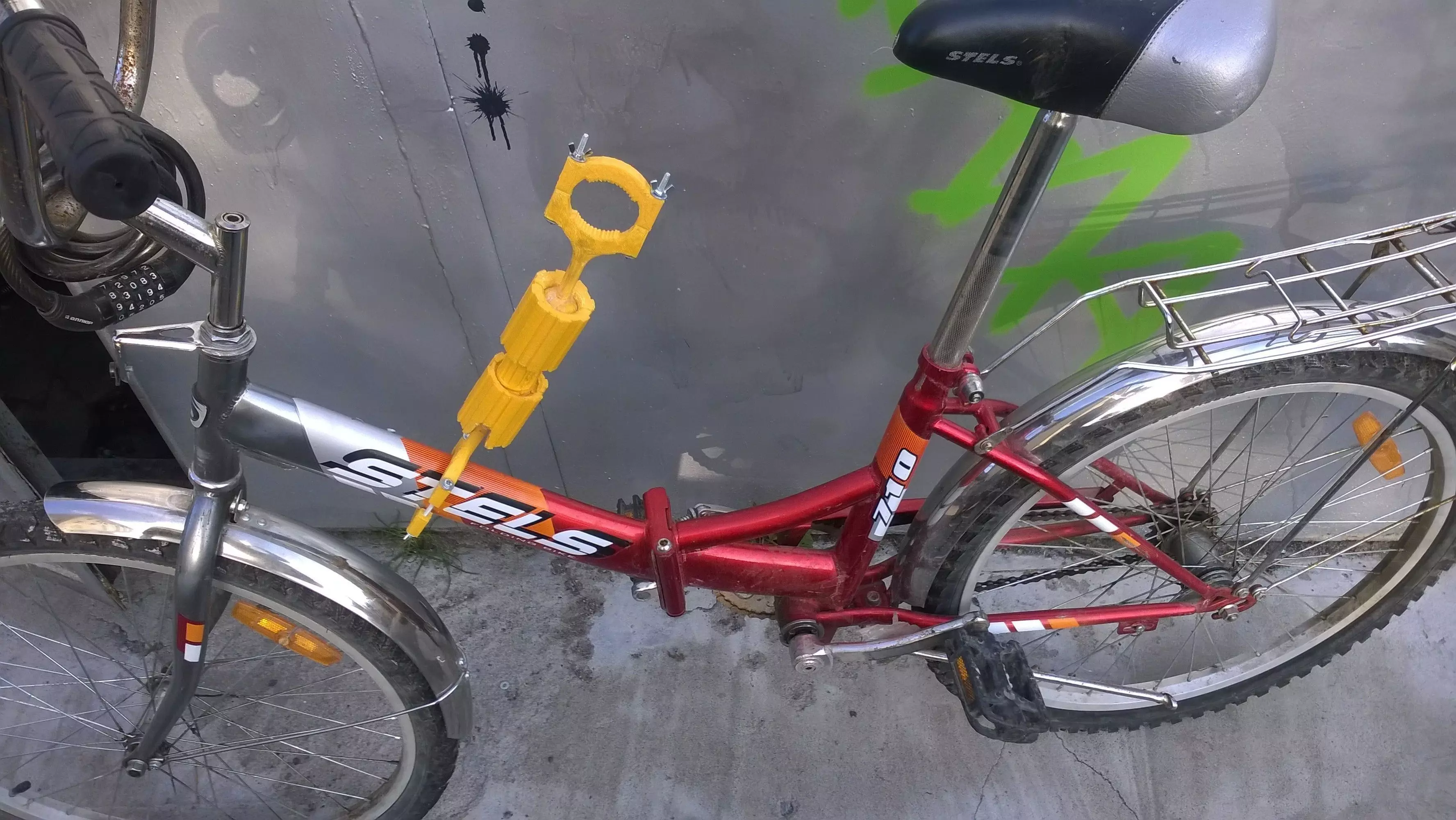 Universal mount 3D print model_0