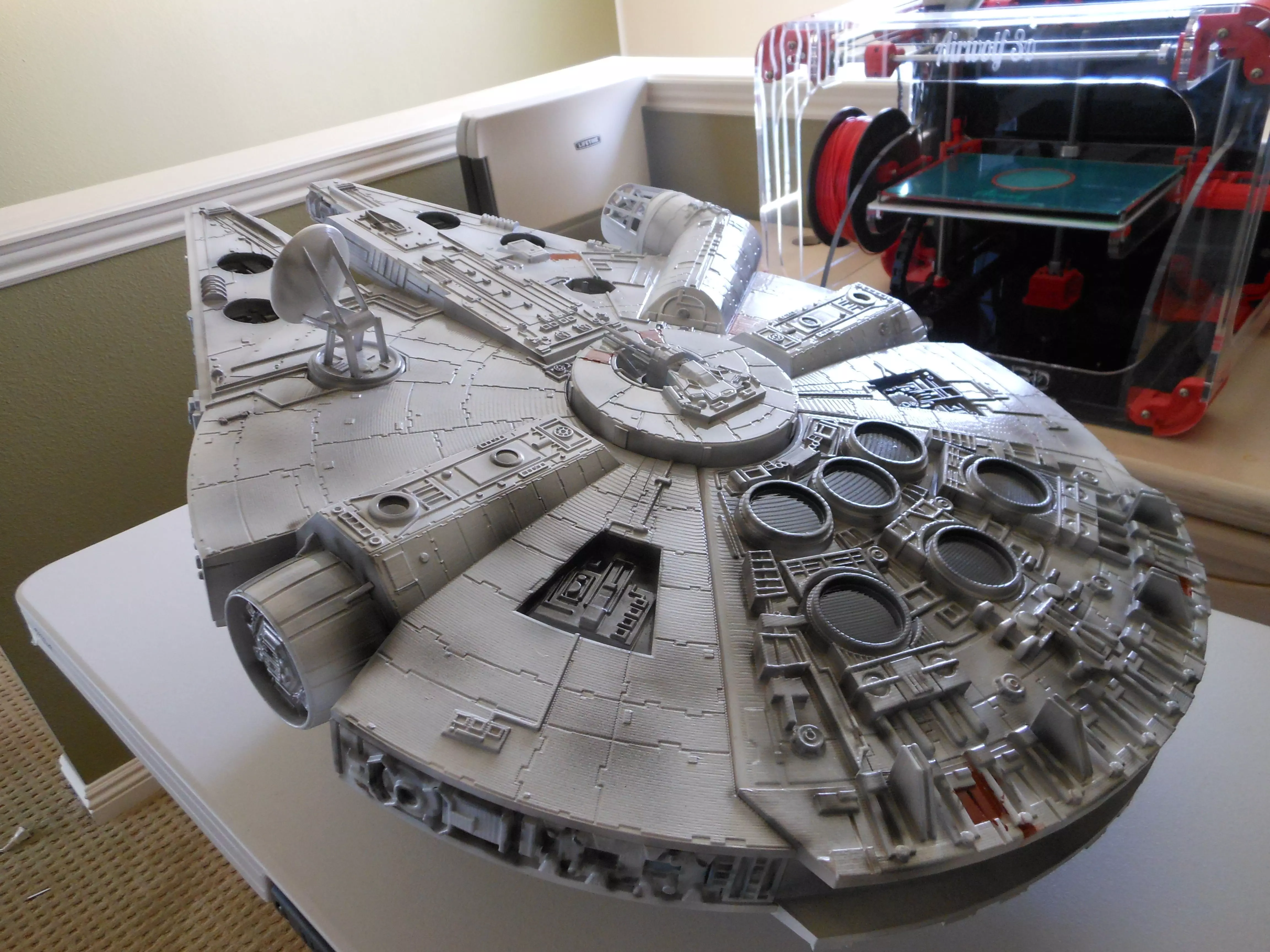 Millennium Falcon 3D print model_0
