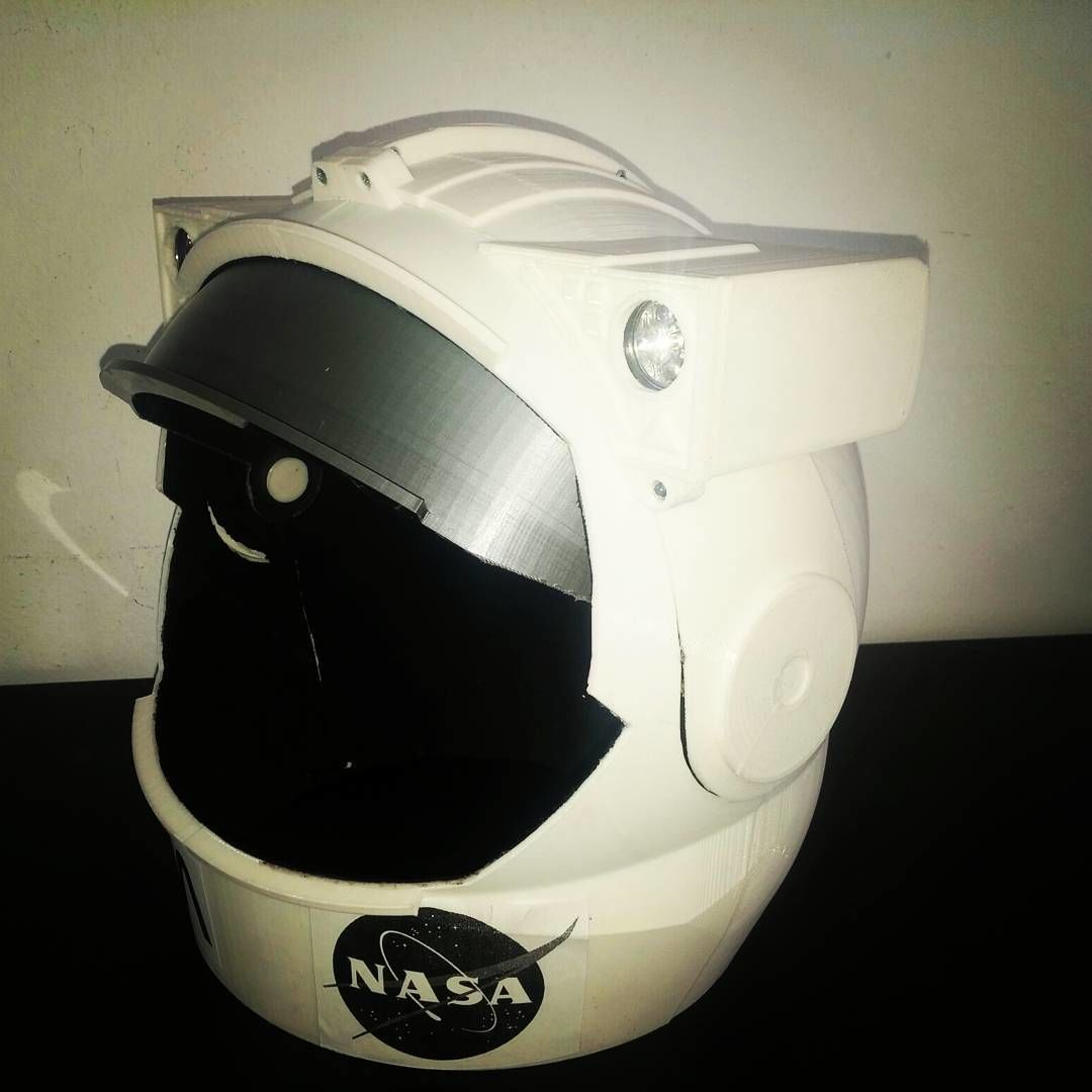 Astronaut helmet 3D print model_2