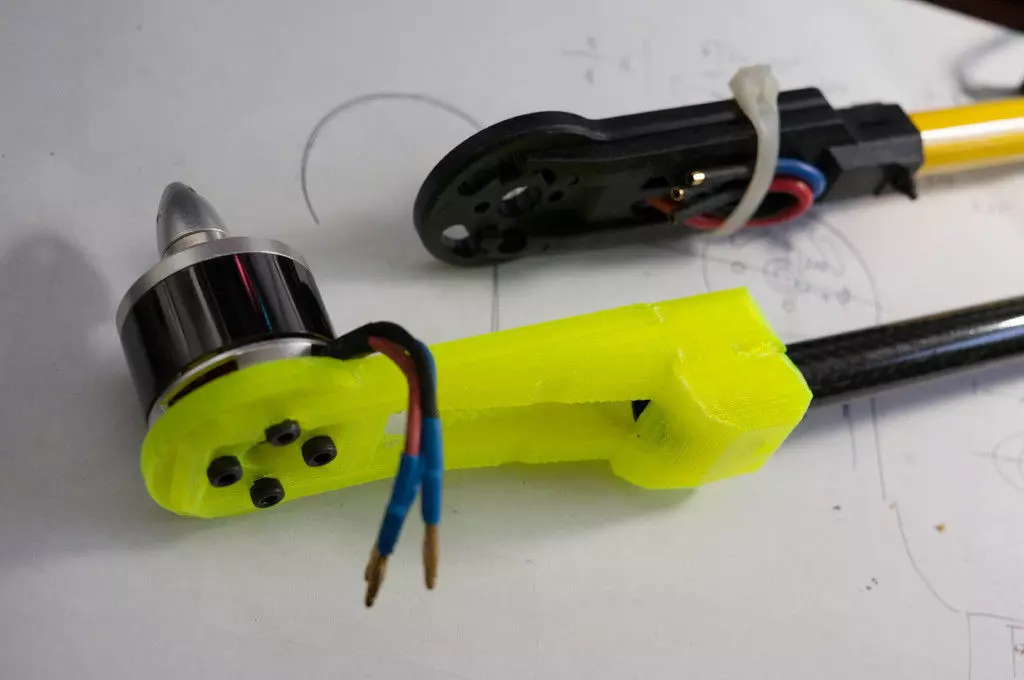 NixTech - Bumblebee 550 QuadCopter Motor or ESC Mount replace... Free 3D print model