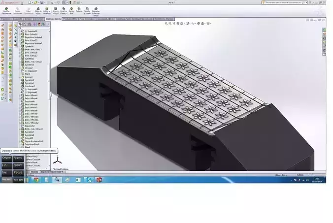 mold computer screen showing metal structure