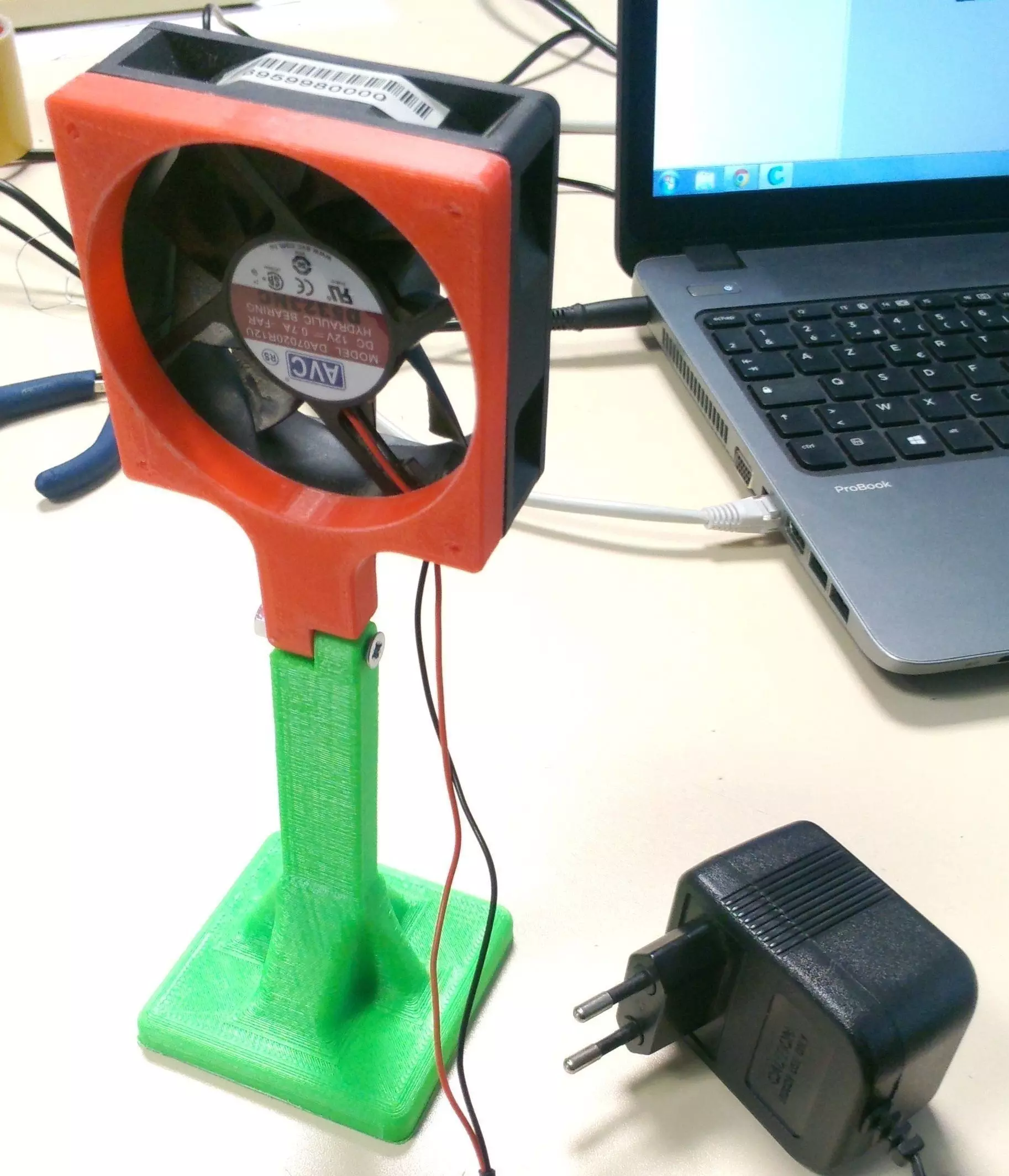 Fan mount for desktop Free 3D print model_0