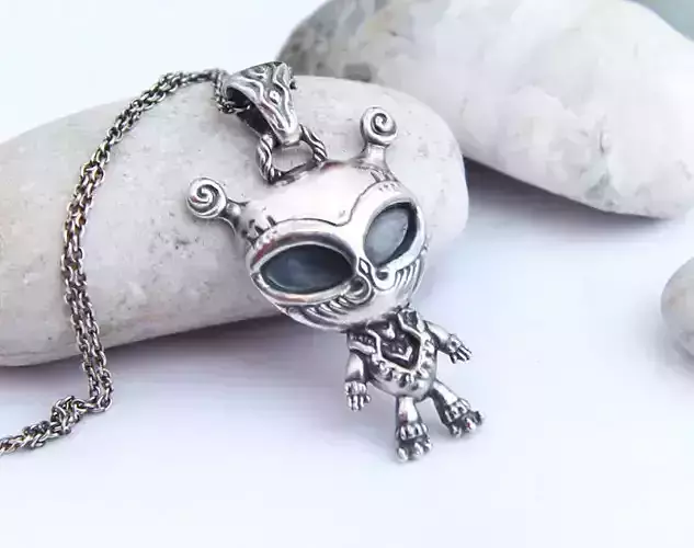Alien pendant necklace printable jewelry model 3D print model