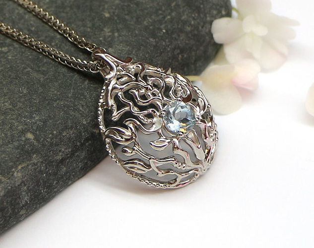 Miniature pendant model with openwork pattern 3D print model