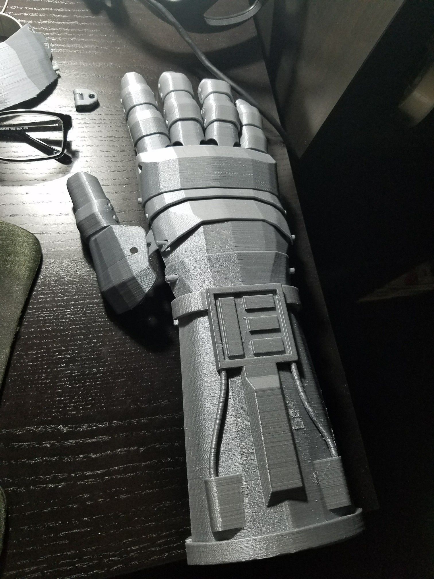 Mandalorian Gauntlet Free 3D print model_3