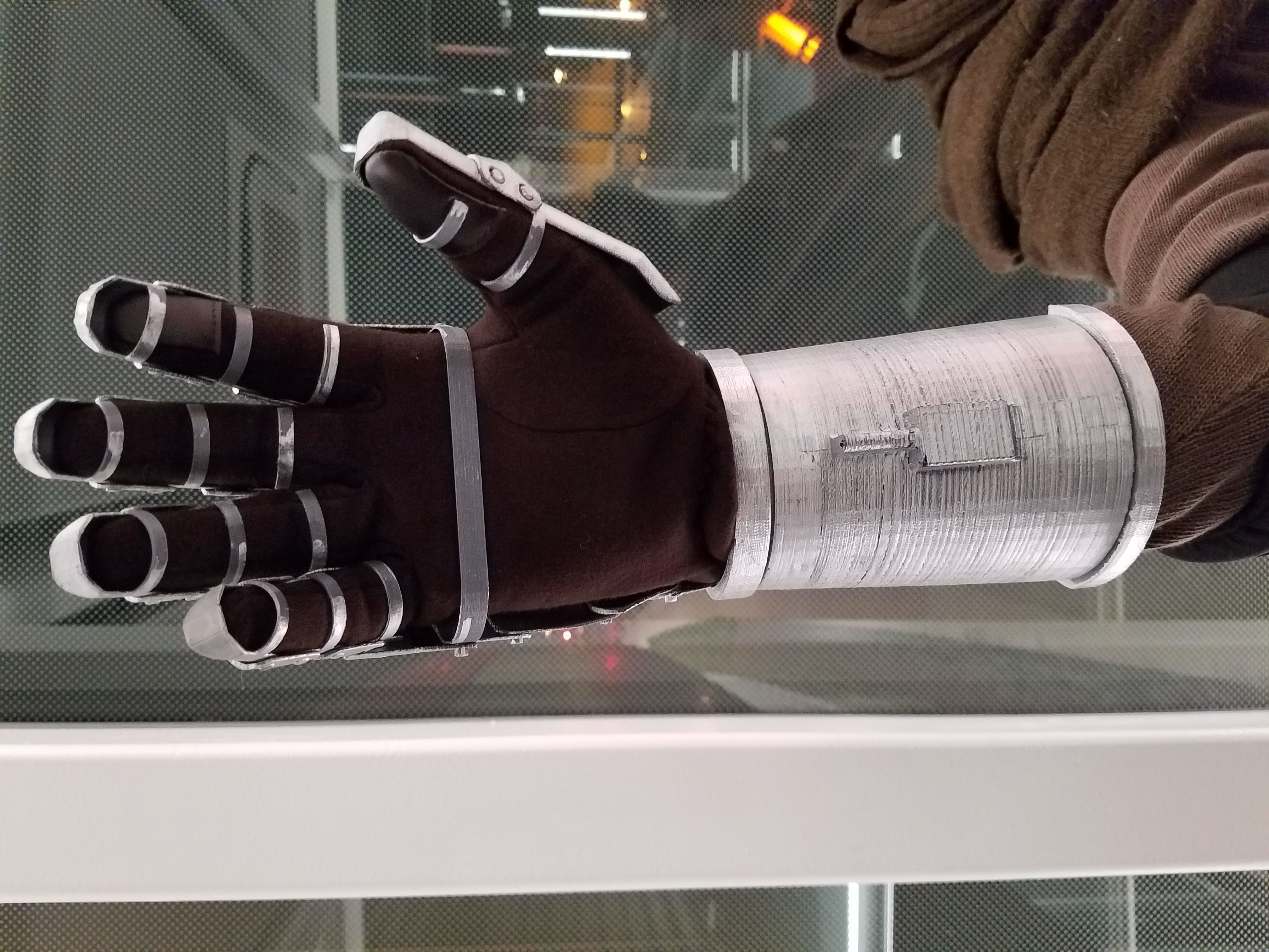 Mandalorian Gauntlet Free 3D print model_2