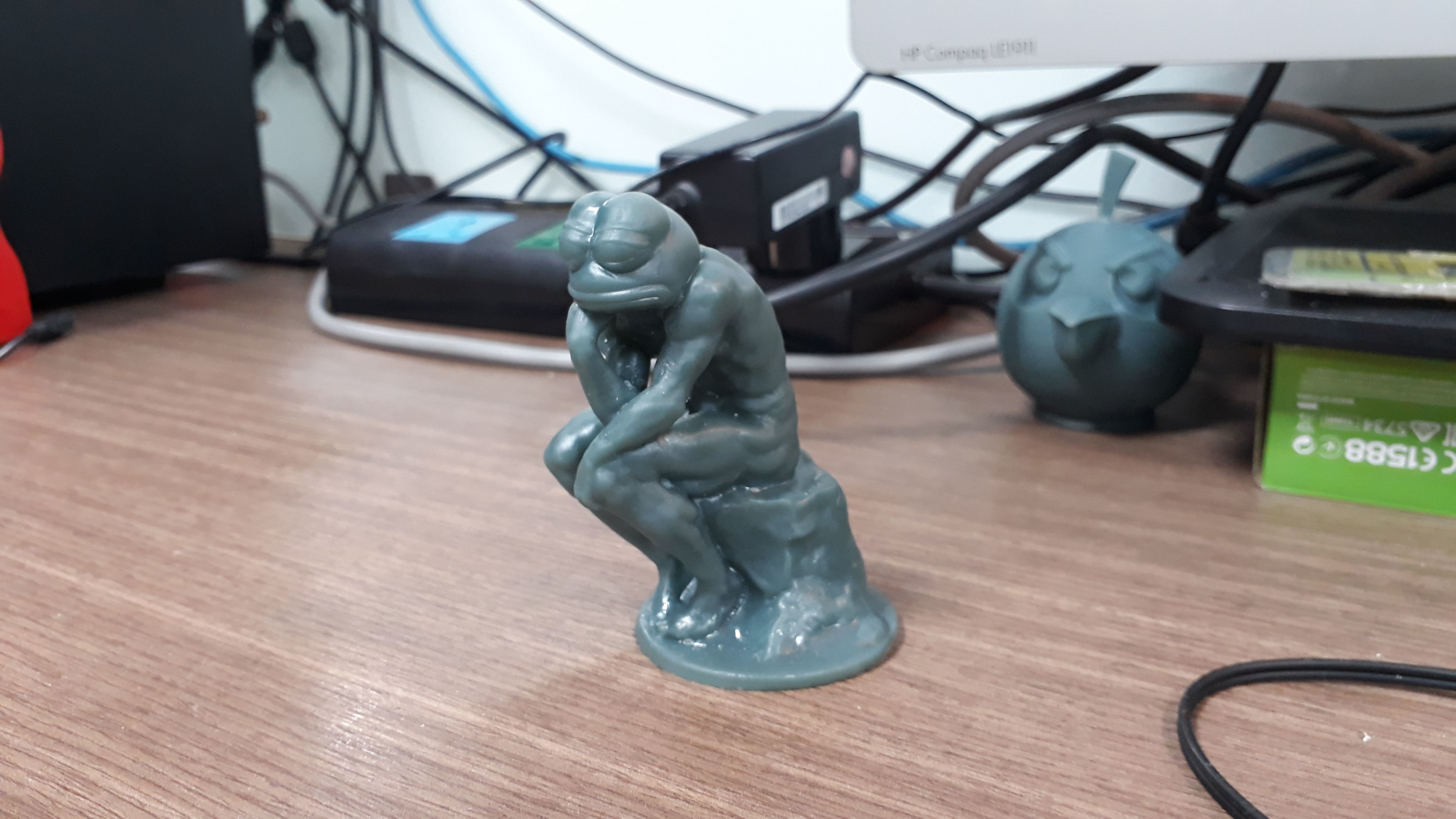 Pepe - The Thinker 3D print model_1