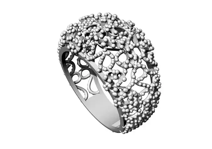 An 32 silver ring with diamonds