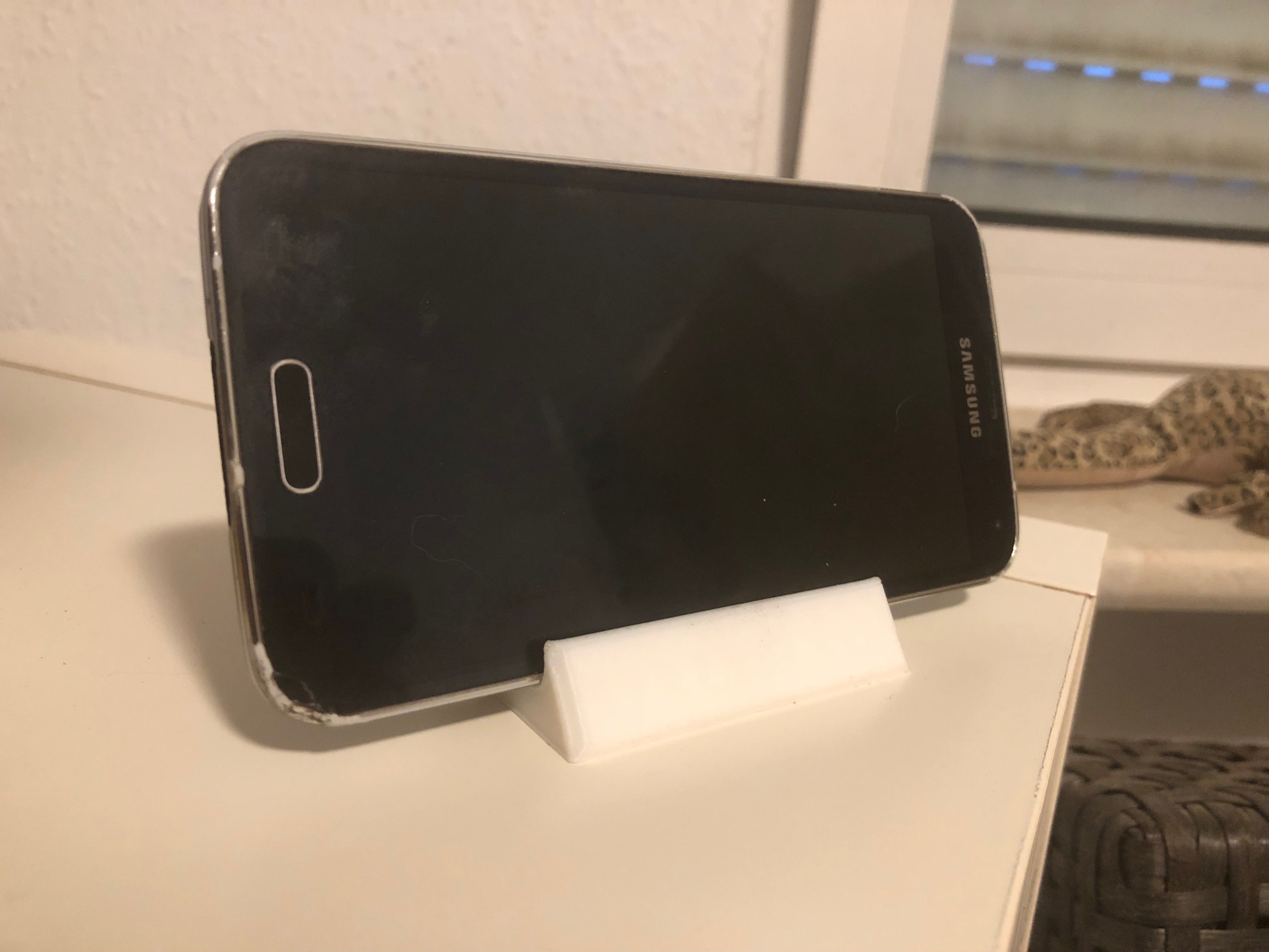 Smartphone Holder Modern Design 3D print model_1