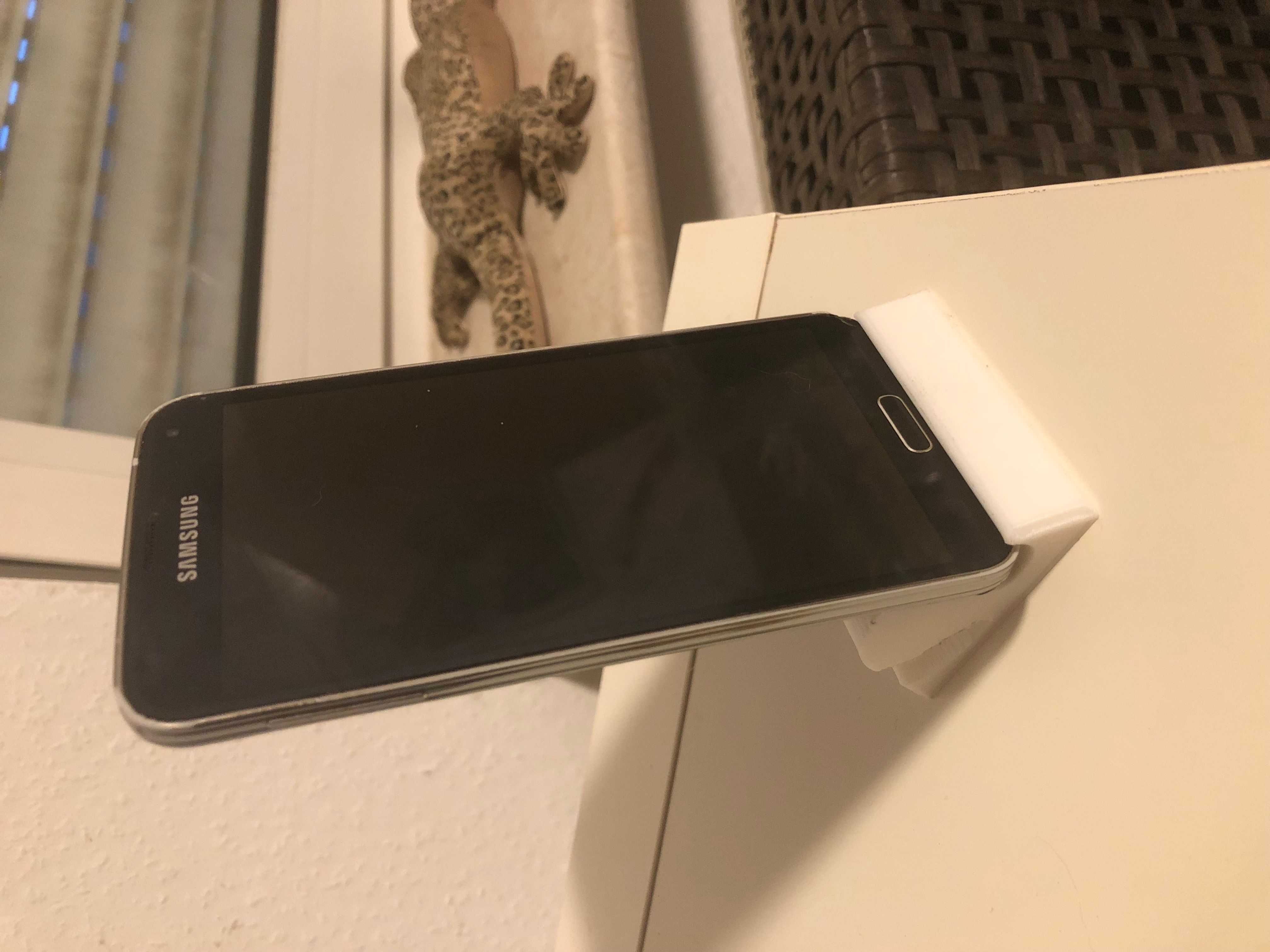 Smartphone Holder Modern Design 3D print model_2