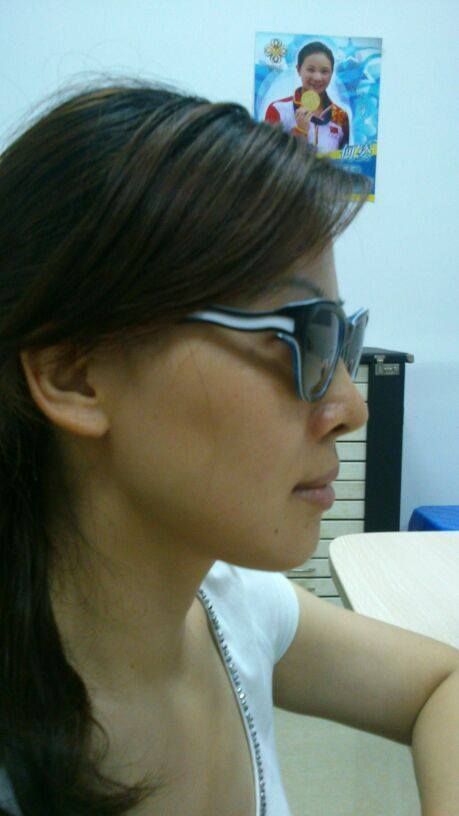 Sunglasses pair of with stripes Free 3D model_9