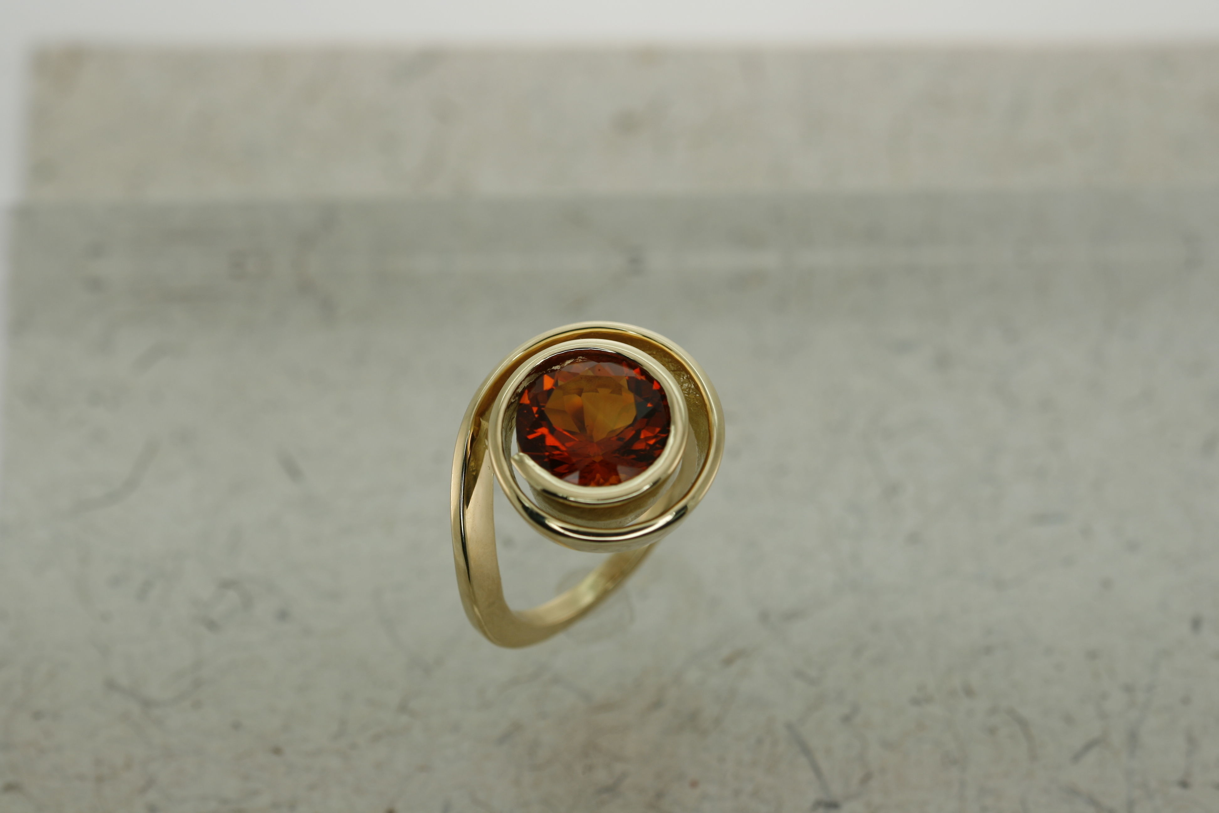 Spiralring with big Citrin 3D print model_3