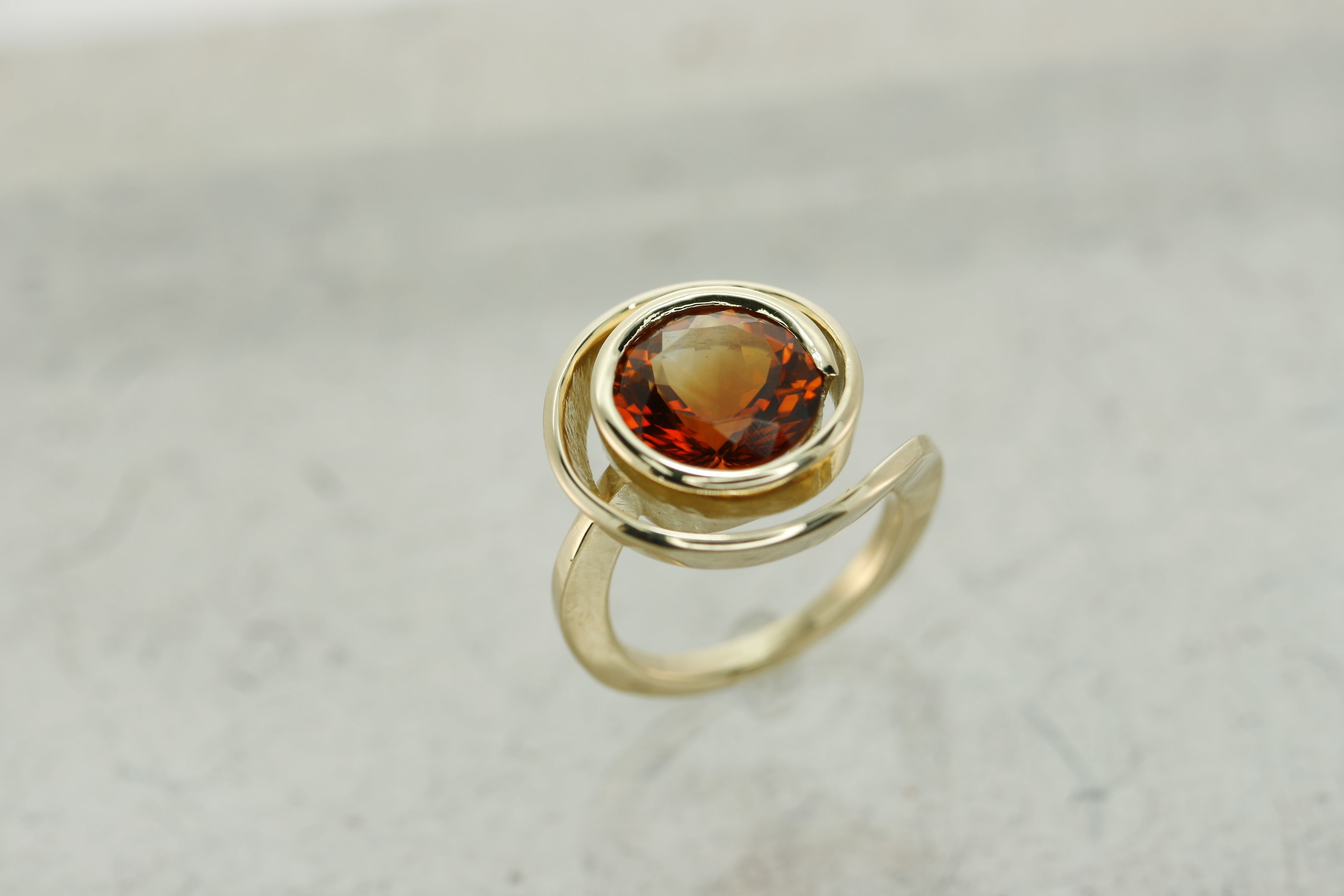 Spiralring with big Citrin 3D print model_1