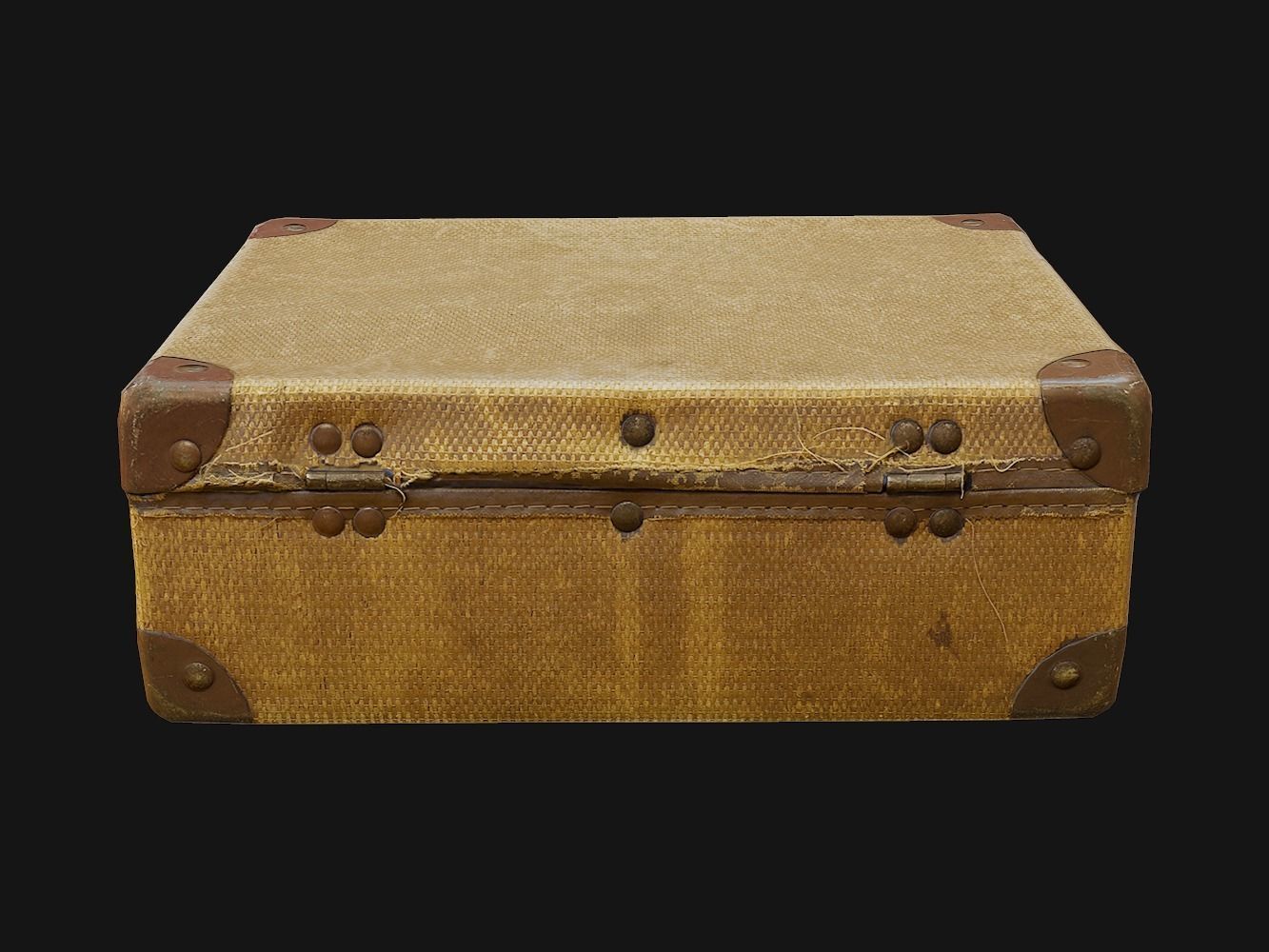 Vintage Suitcase Free low-poly 3D model_4