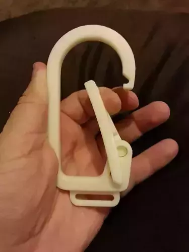 Carabiner with a strong clip