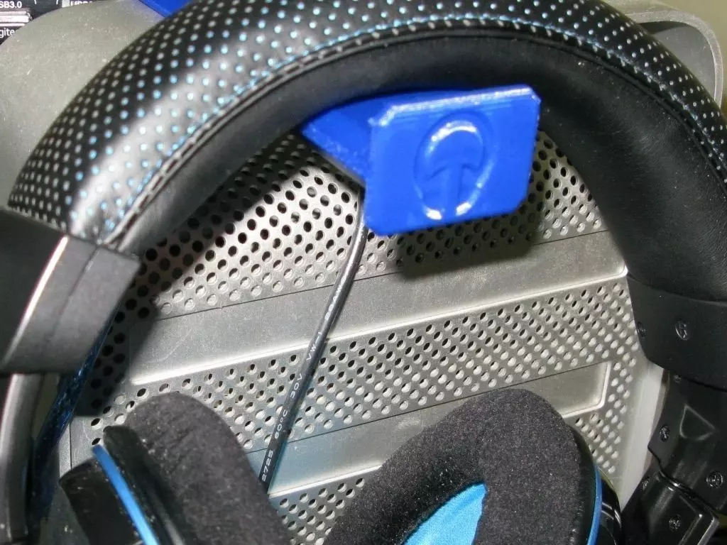Headphone Rest for old Mac pro Free 3D print model