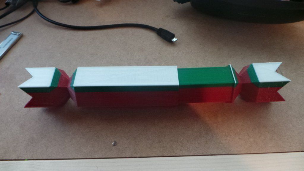 Open-able Cracker Free 3D print model_4