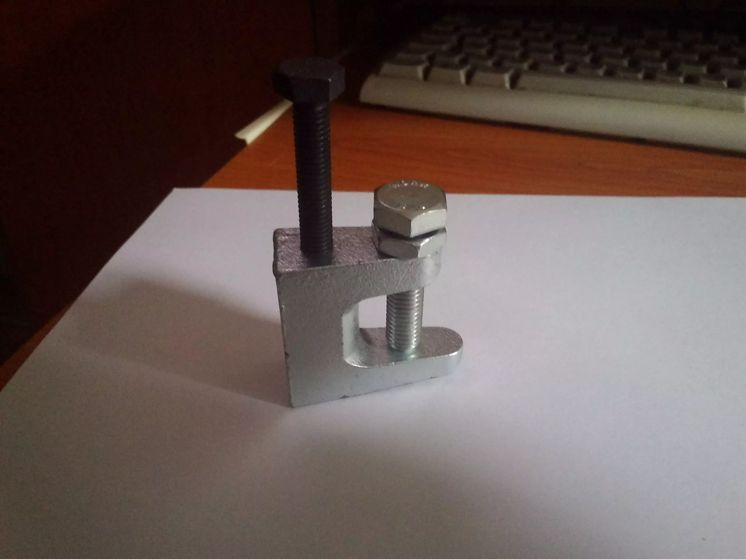 Squeezer metal clamp Free 3D model_0