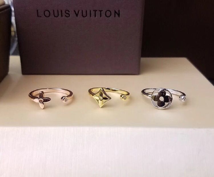 LV monogr ring  3D print model_1